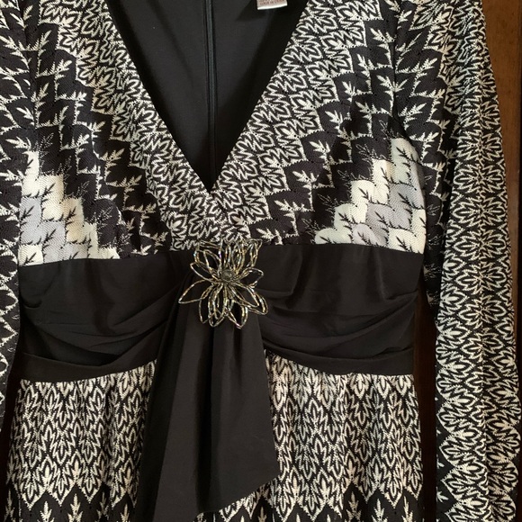 Dress - Picture 3 of 3